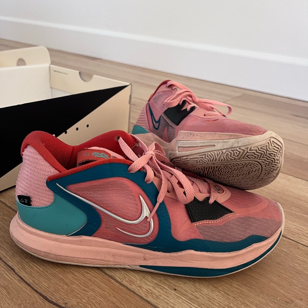 Nike Kyrie 5 Low Basketball Shoes “Madder Root”.